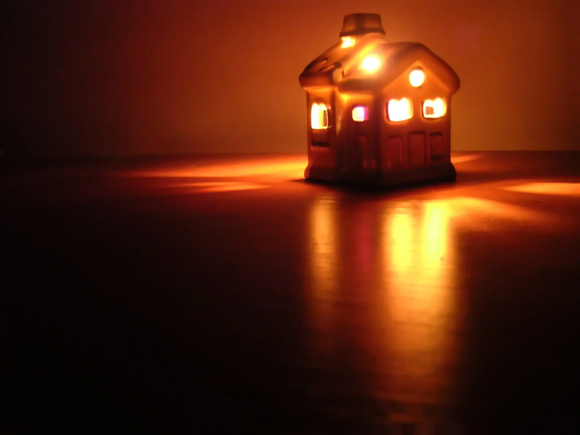 the-home-of-the-candle-3-1425901